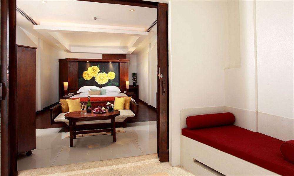 Safari Beach Hotel Patong Екстериор снимка