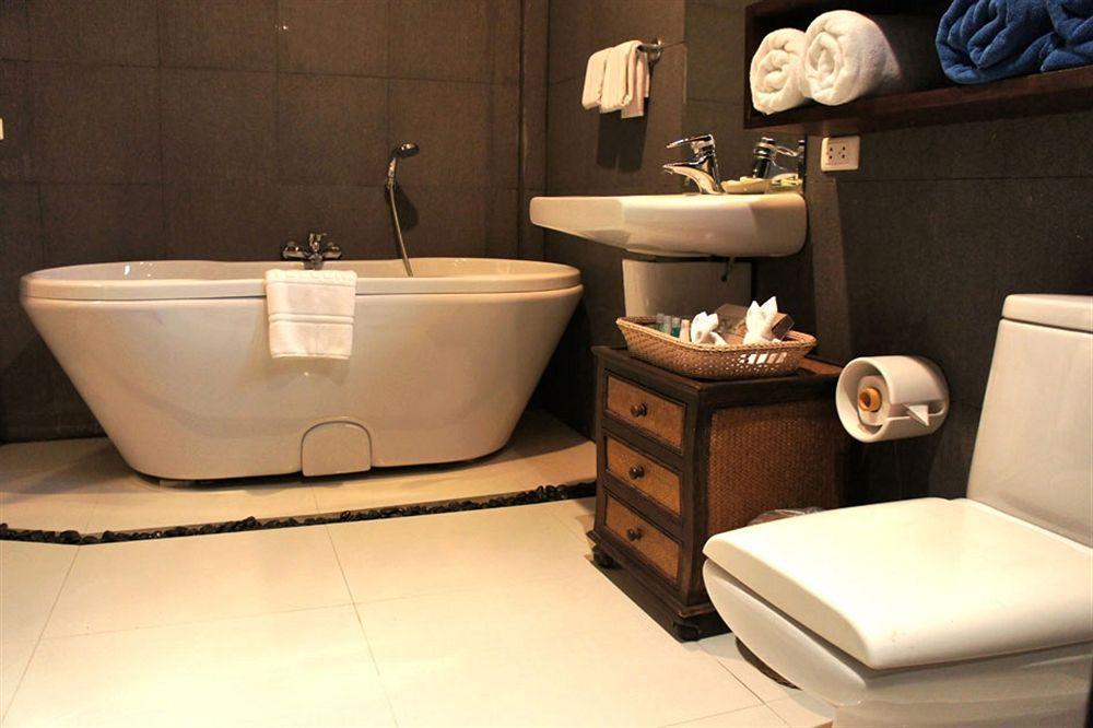 Safari Beach Hotel Patong Екстериор снимка