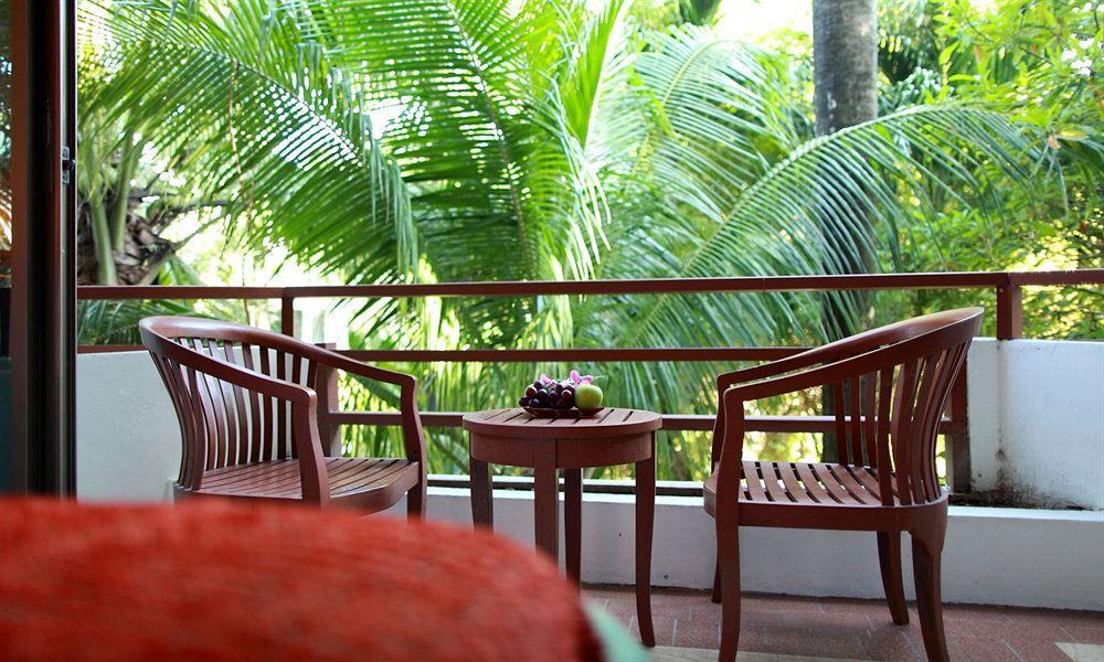 Safari Beach Hotel Patong Екстериор снимка