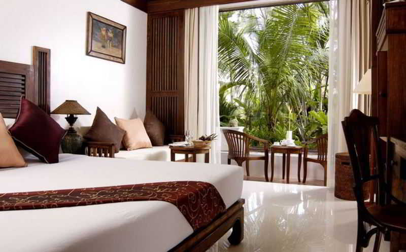 Safari Beach Hotel Patong Екстериор снимка