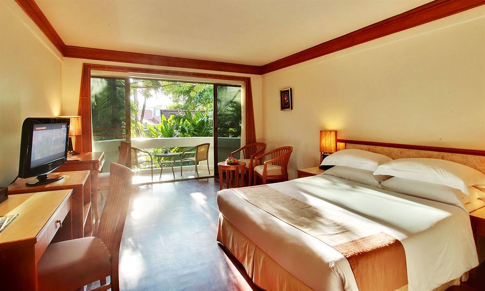 Safari Beach Hotel Patong Екстериор снимка