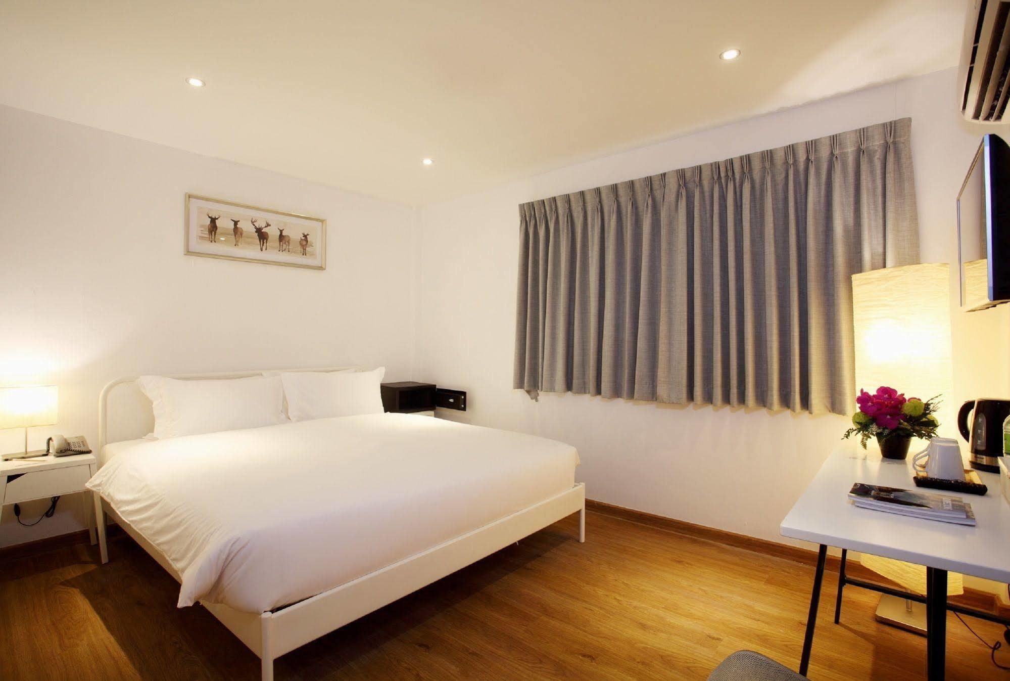 Safari Beach Hotel Patong Екстериор снимка