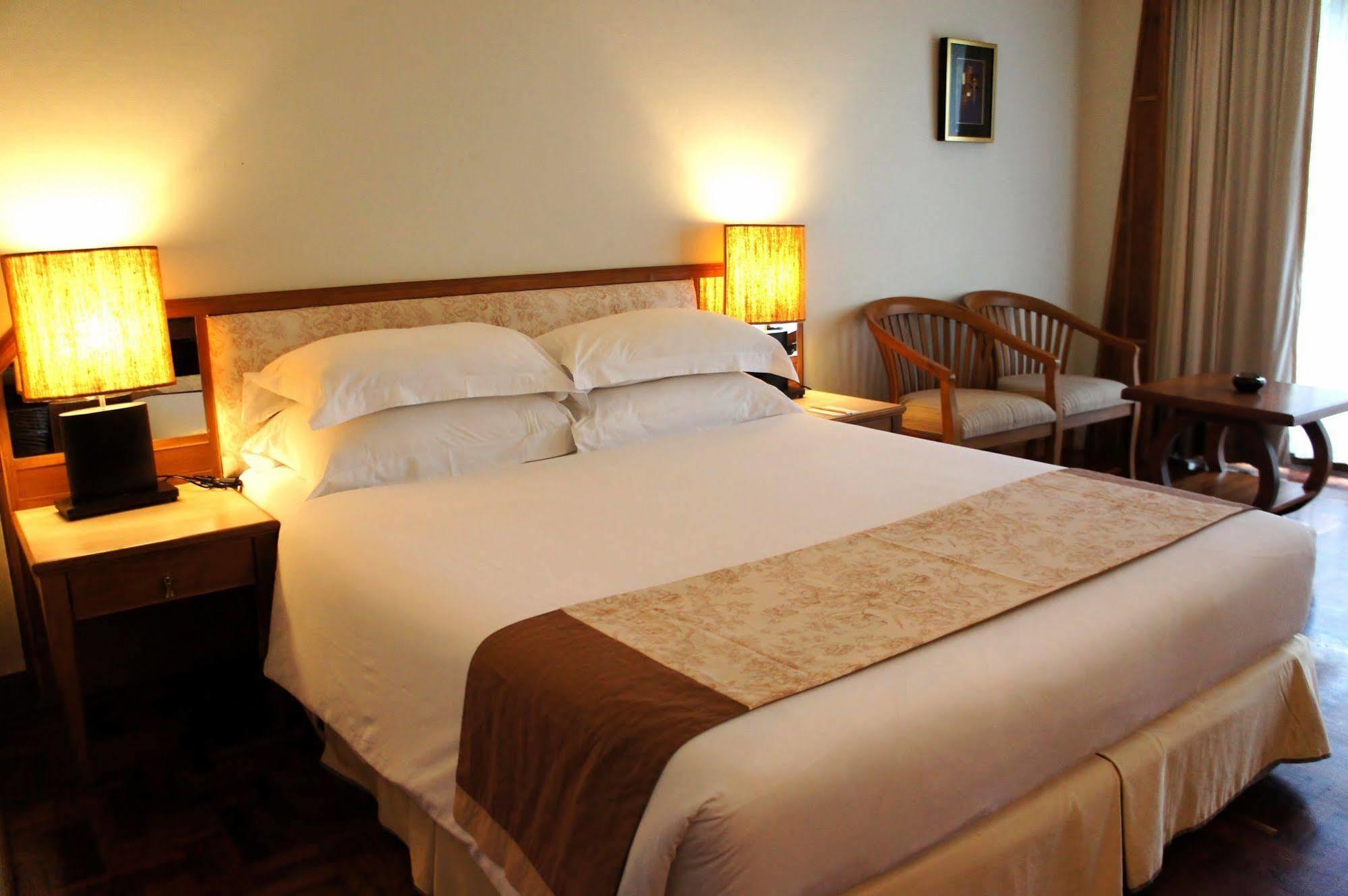 Safari Beach Hotel Patong Екстериор снимка