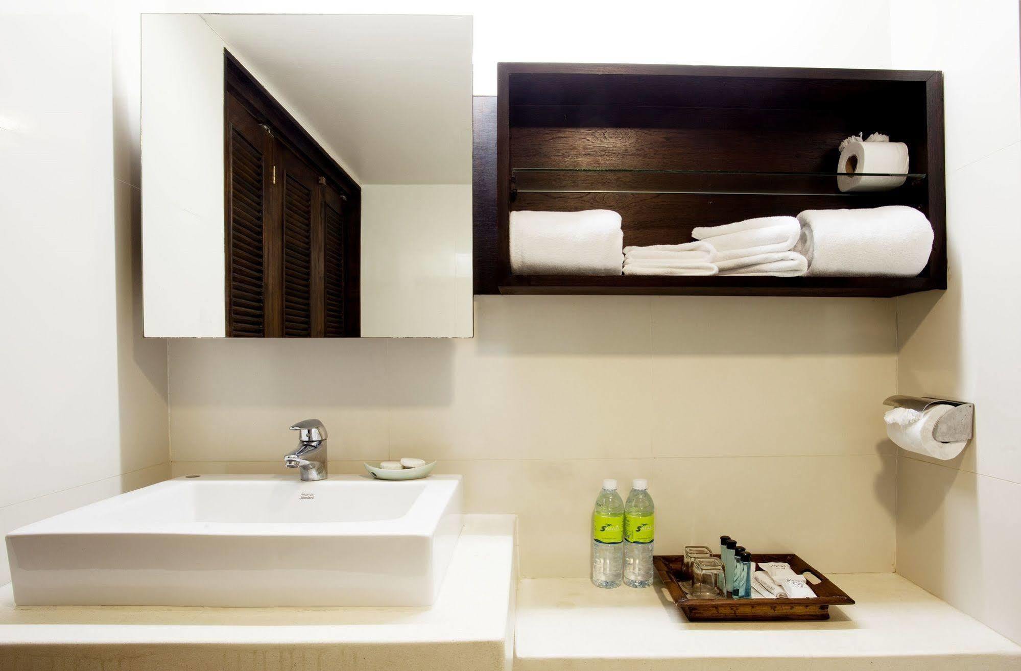 Safari Beach Hotel Patong Екстериор снимка