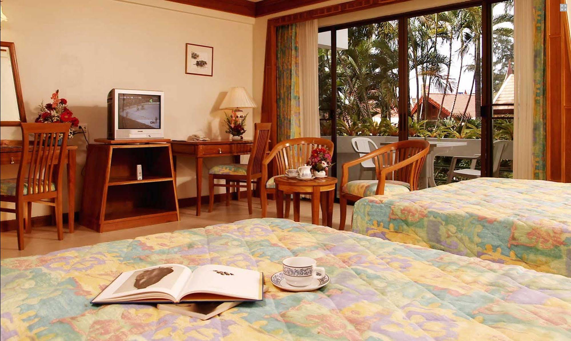 Safari Beach Hotel Patong Екстериор снимка